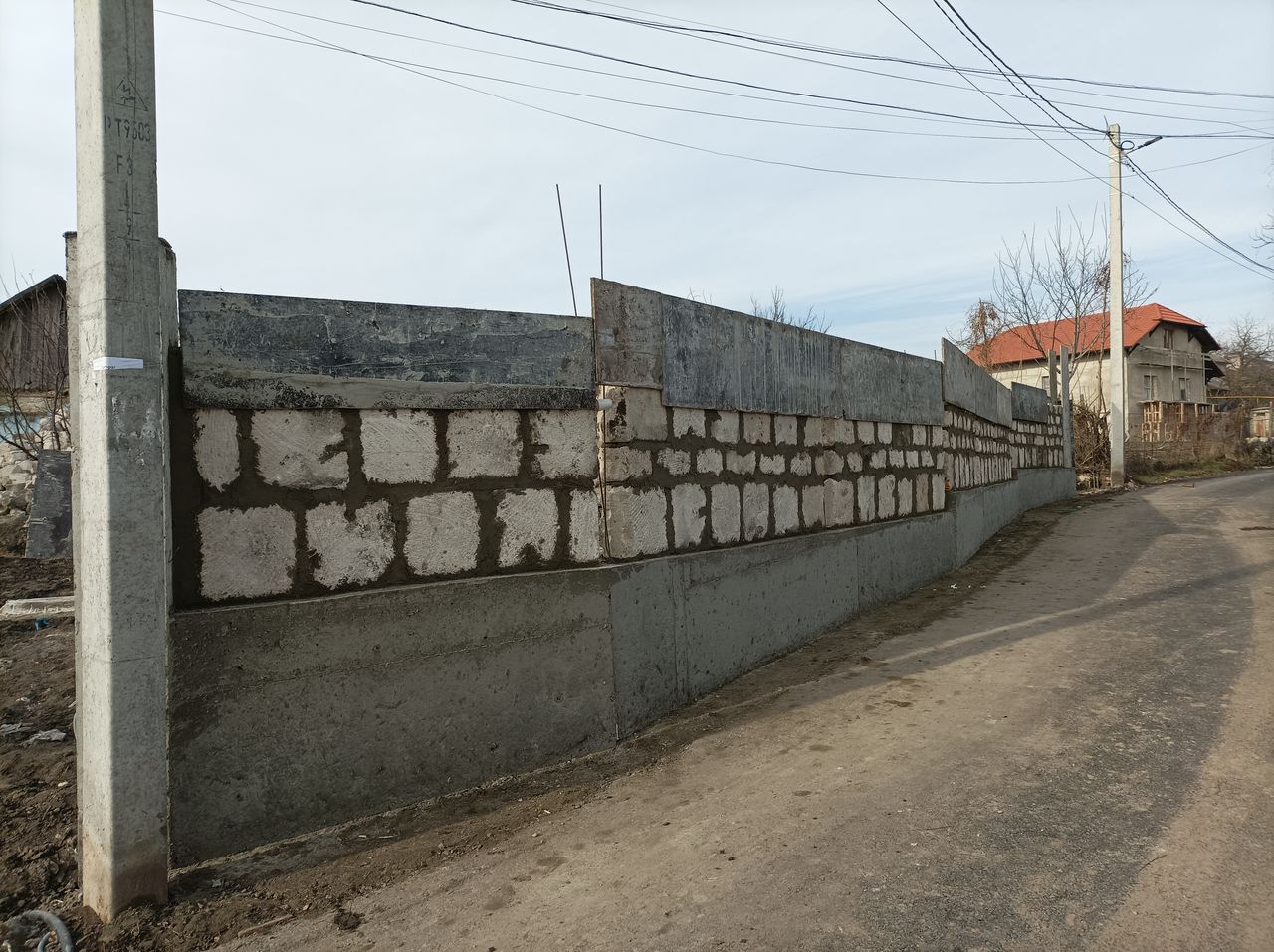 Construcția gardurilor din beton padporca,(perete de sprijin) bazine ,zidărie,fortan ,cotileț,etc... foto 4