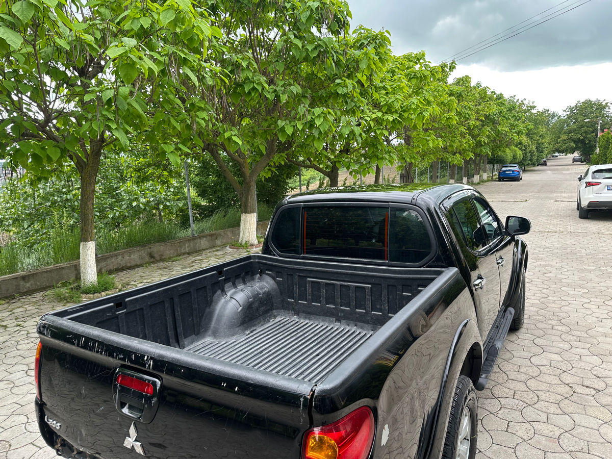Mitsubishi L200 foto 5