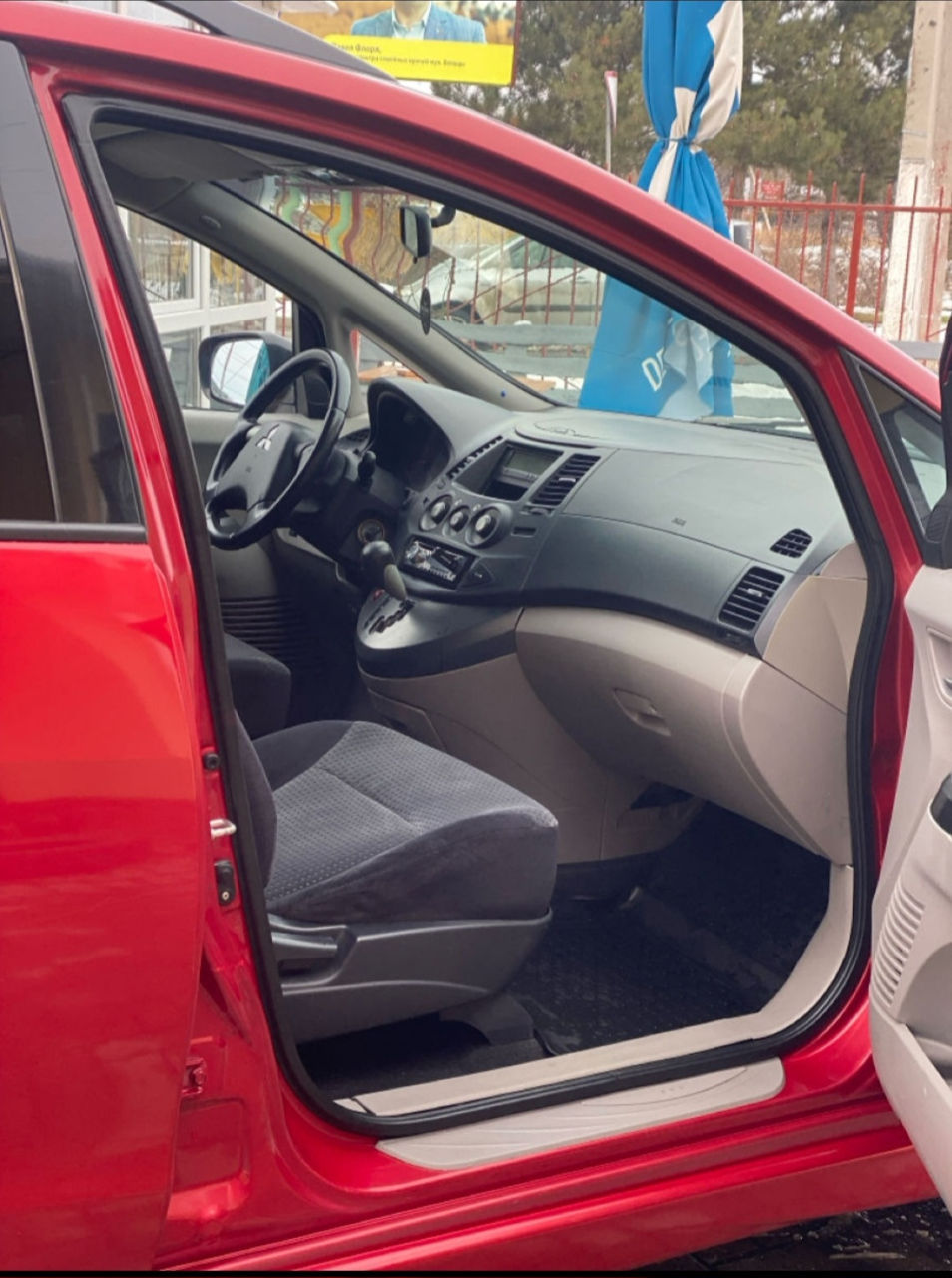 Mitsubishi Grandis foto 3