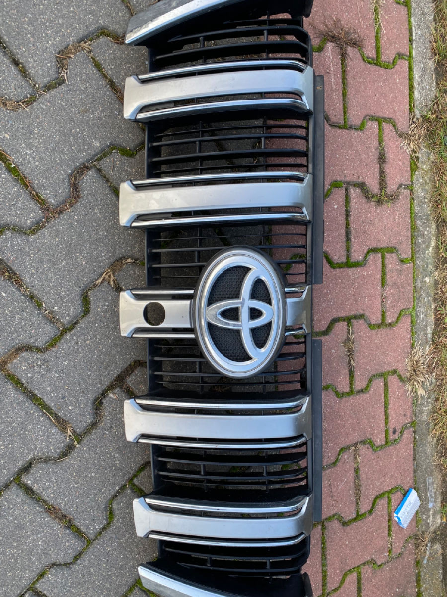 Toyota Land Cruiser 150 foto 1