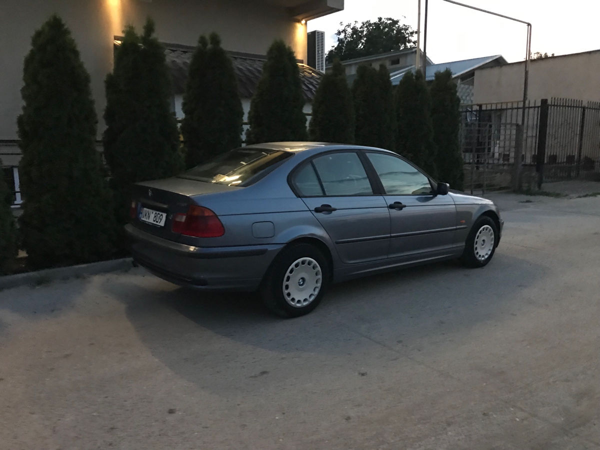 BMW 3 Series фото 2