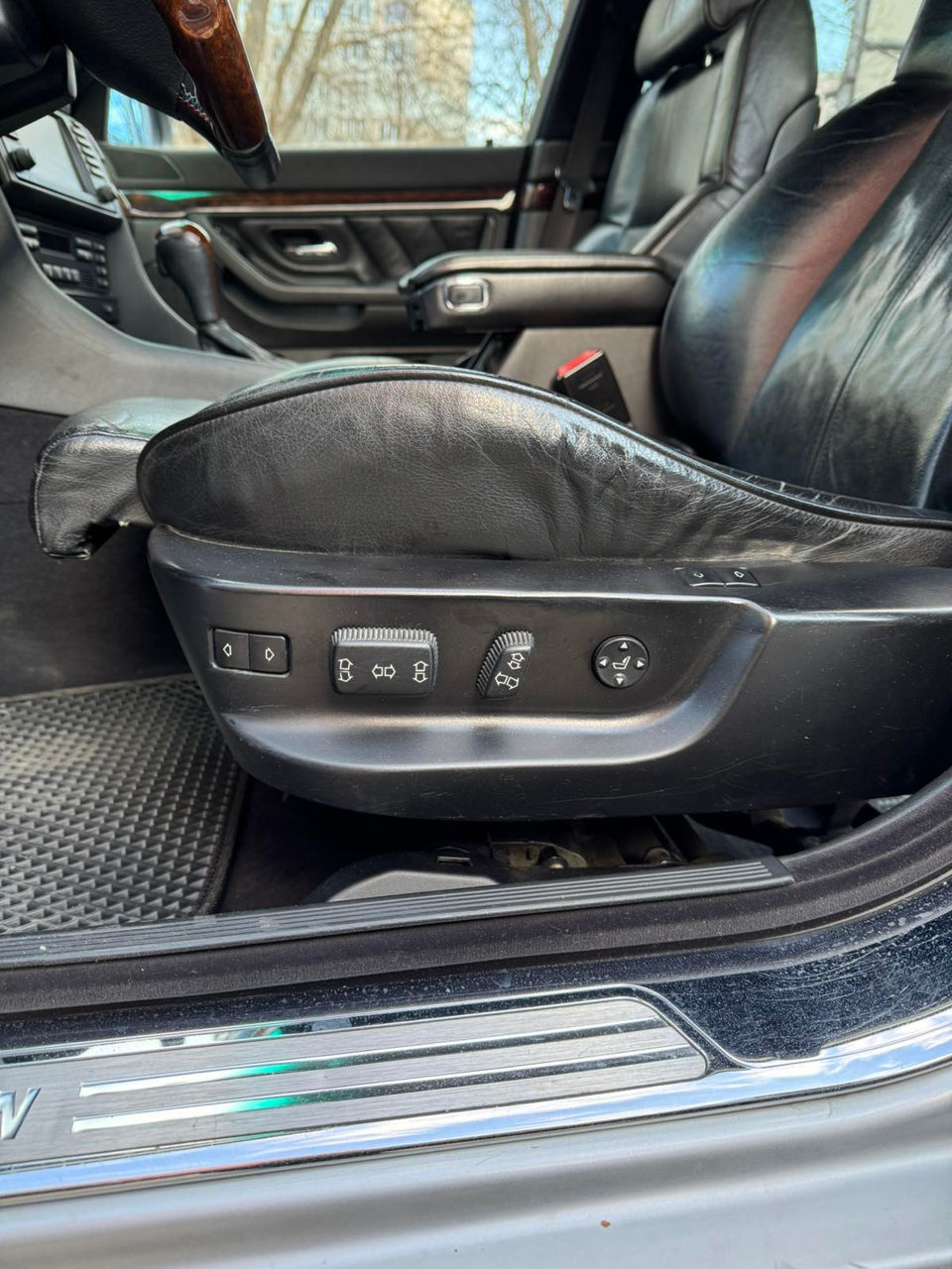 BMW 7 Series фото 7
