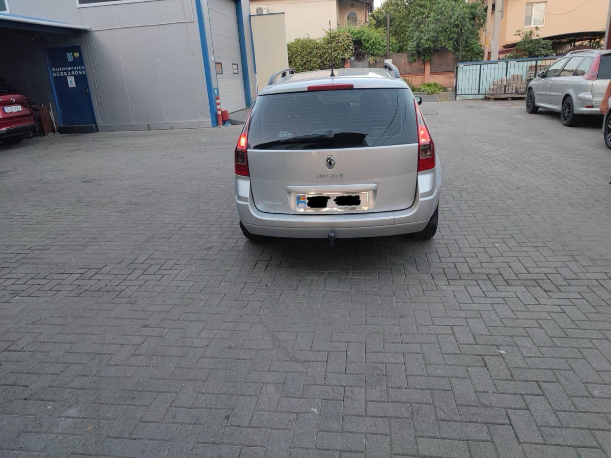 Renault Megane фото 9