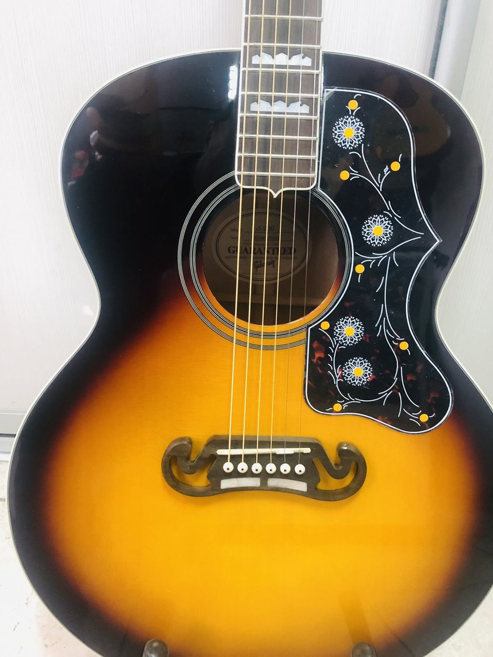 Легендарная Гитара Gibson J-200 и другие брендовые акустические и ...