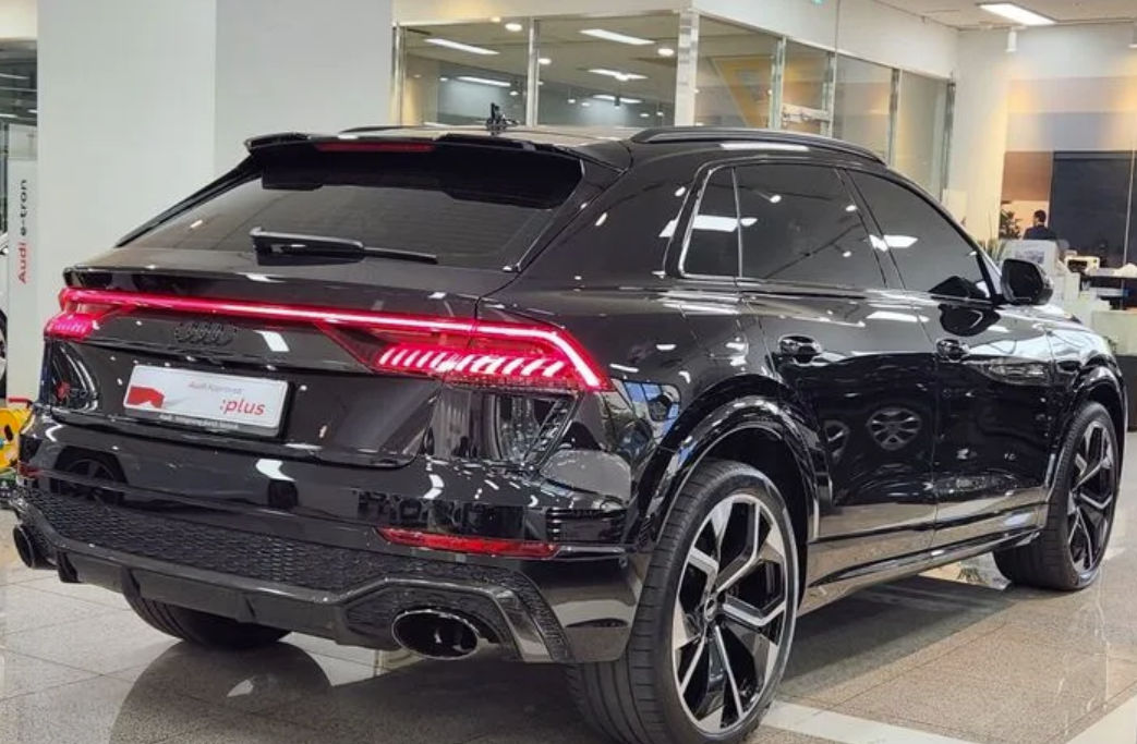 Audi Q8 фото 1