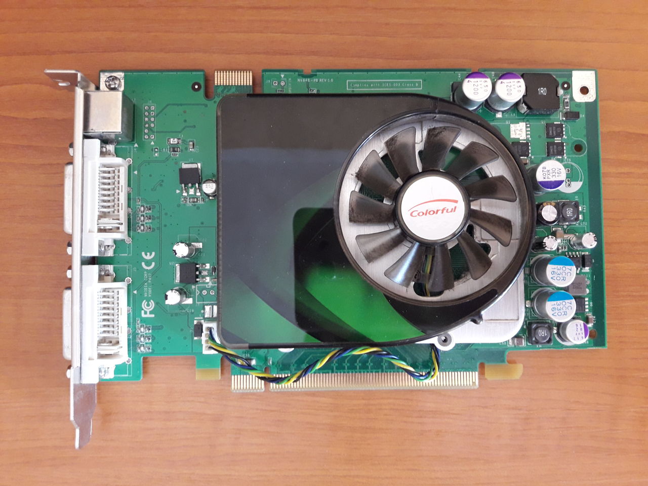 Видеокарты Nvidia , Radeon, VGA, DVI, ddr2, ddr3, в отличном состоянии ...