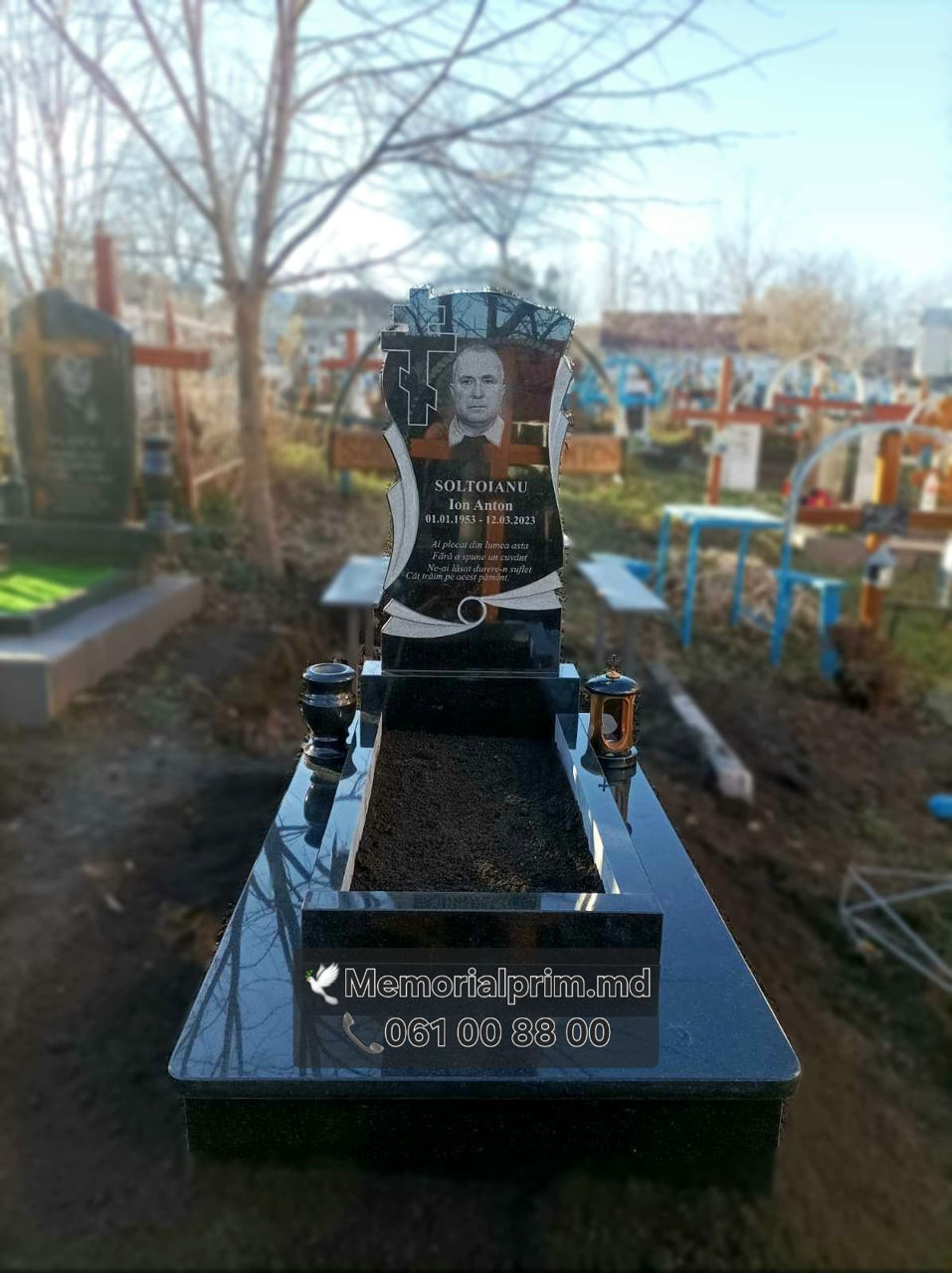 Monumente funerare din granit negru natural de la producator MemorialPrim.md foto 5