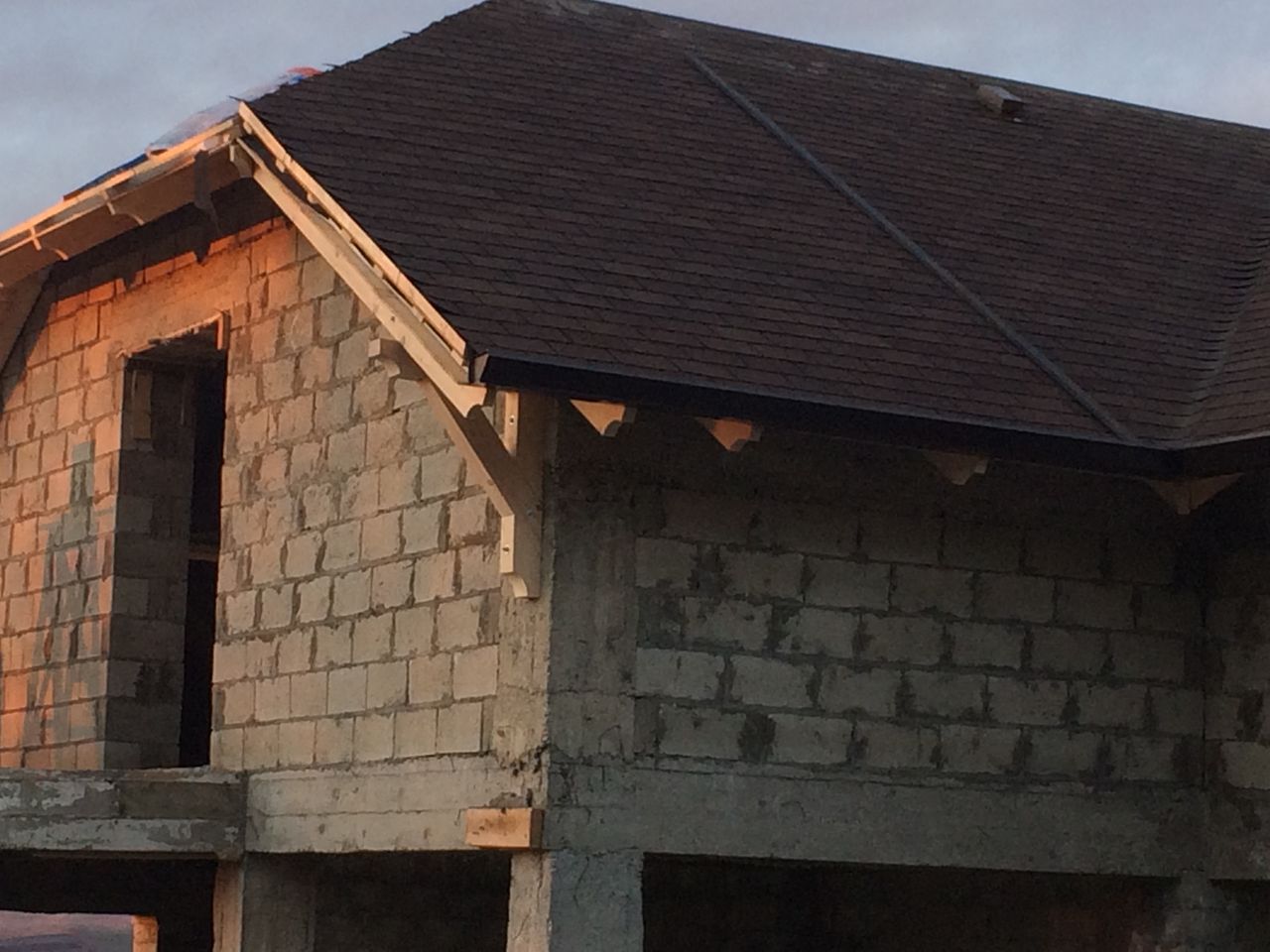 Construim acoperisuri moderne  pe placul tau foto 7