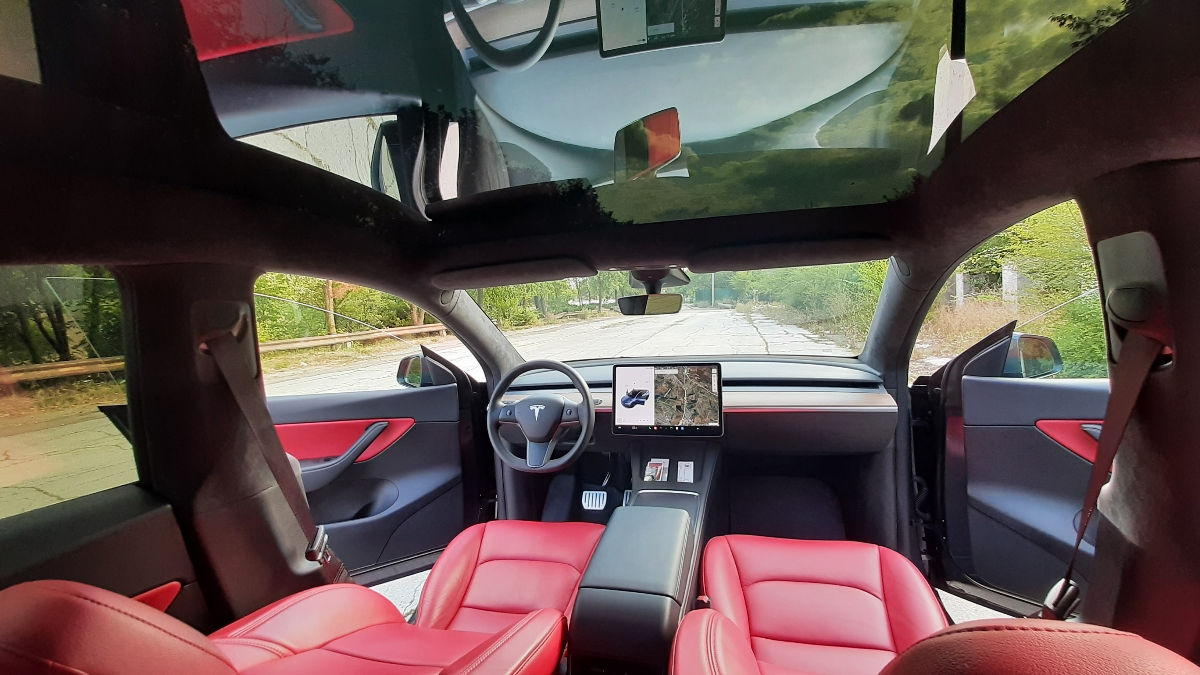 Tesla Model Y foto 2