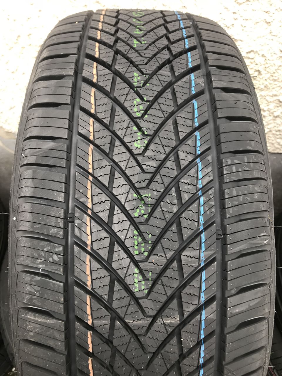 225/45 R18 Tracmax Allseason Trac saver/ Доставка, livrare toata Moldova foto 2