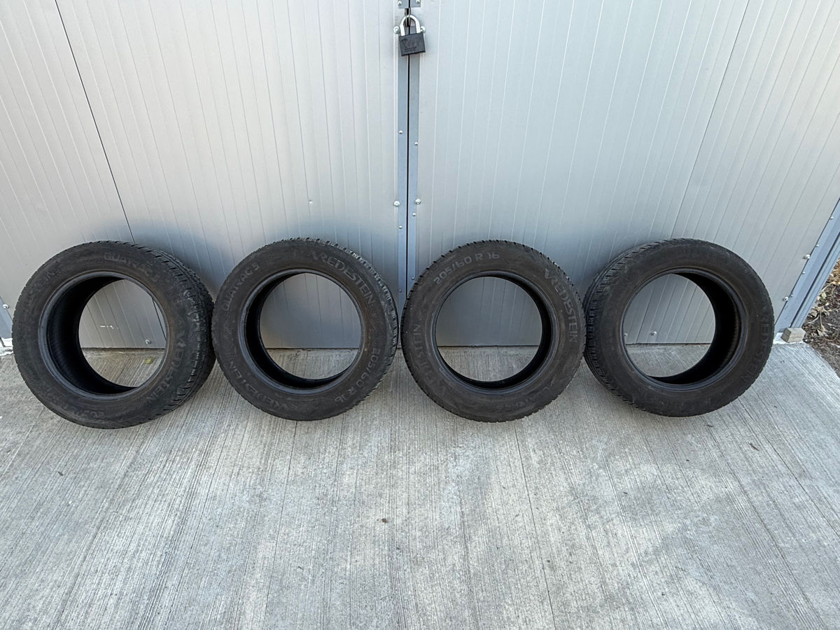 205/60 R16 Vredestein