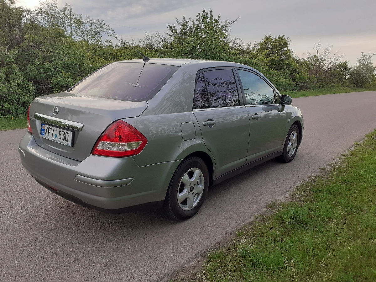 Nissan Tiida