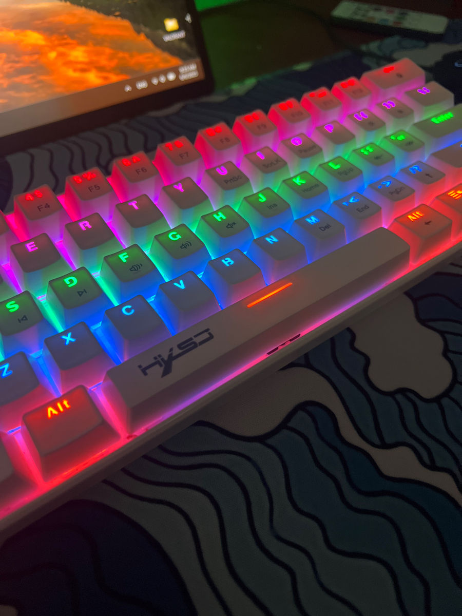 Tastatură mecanică 60%  foto 0