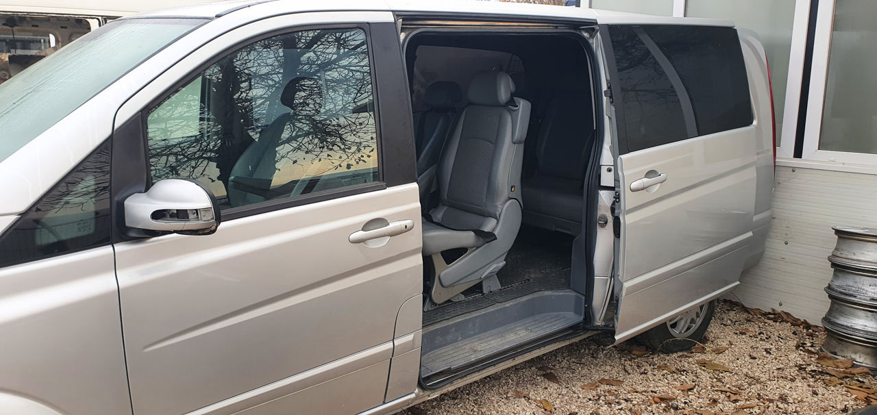 Dezmembrez Mercedes Vito( W639) foto 5