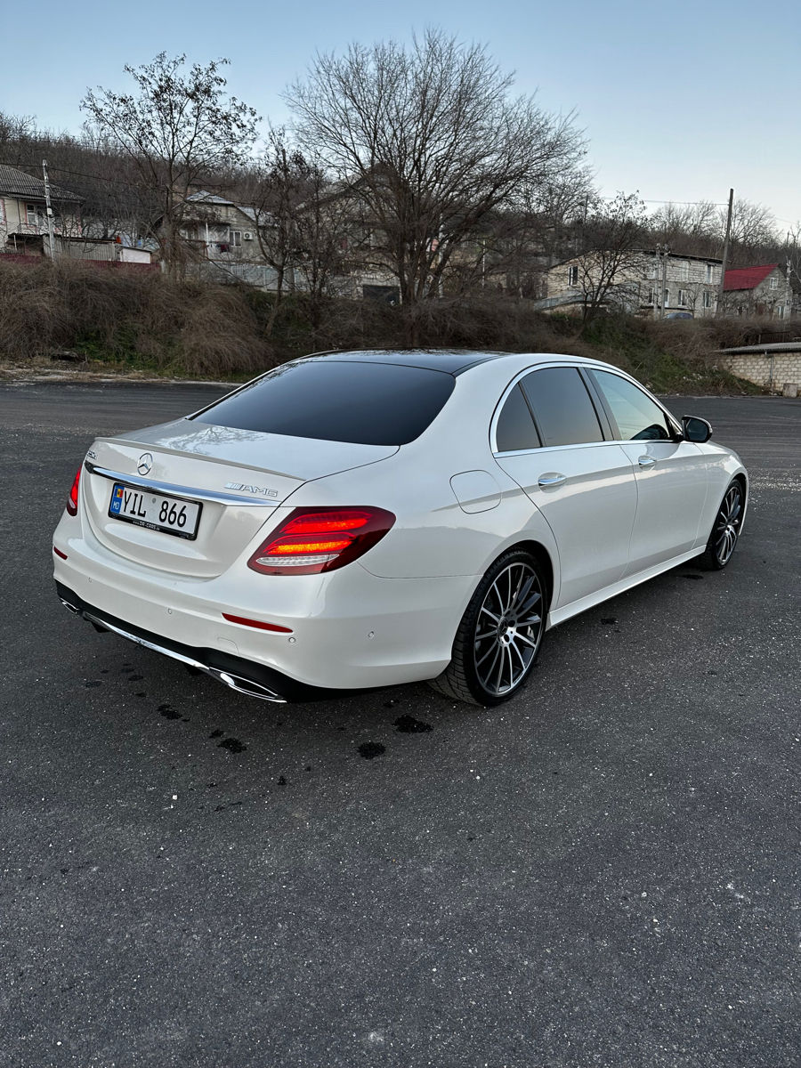 Mercedes E-Class foto 3