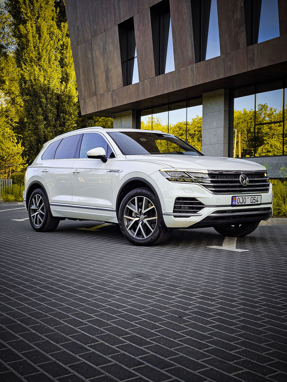 Volkswagen Touareg фото 0