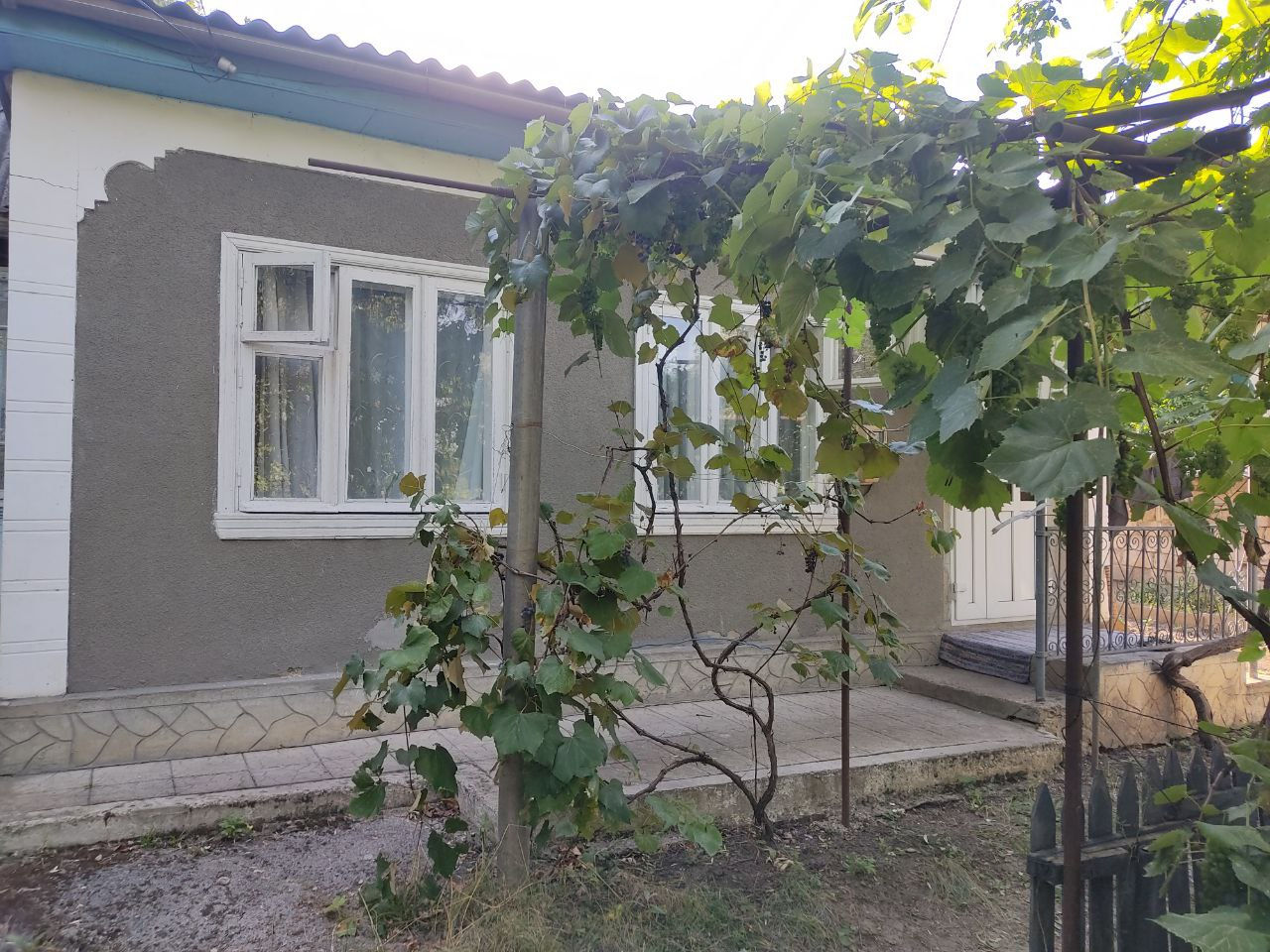 Продается цельная часть дома