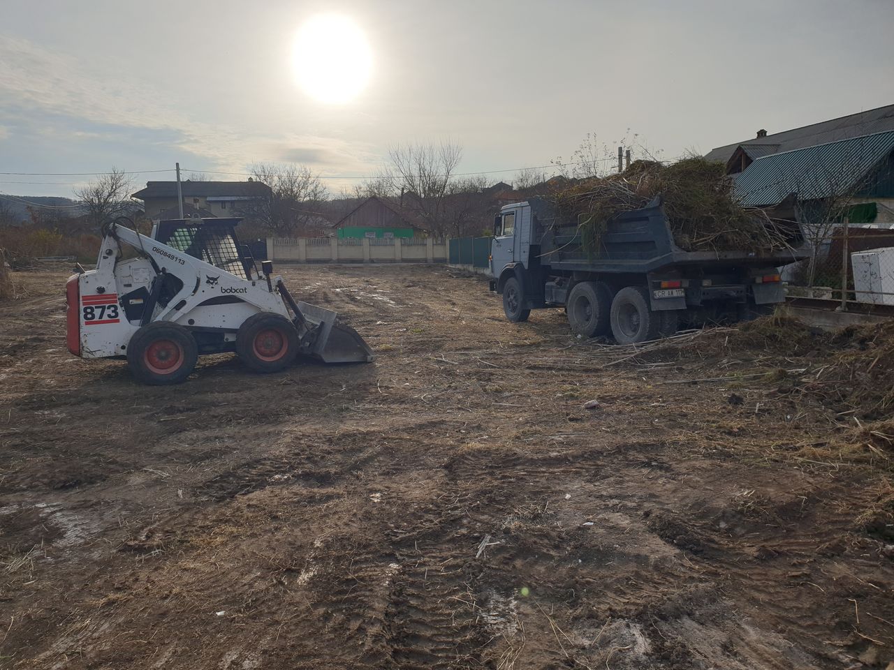 Servicii bobcat kamaz, buldoexcavator demolare  si evacuare excavator,вывоз стороительного мусора foto 1