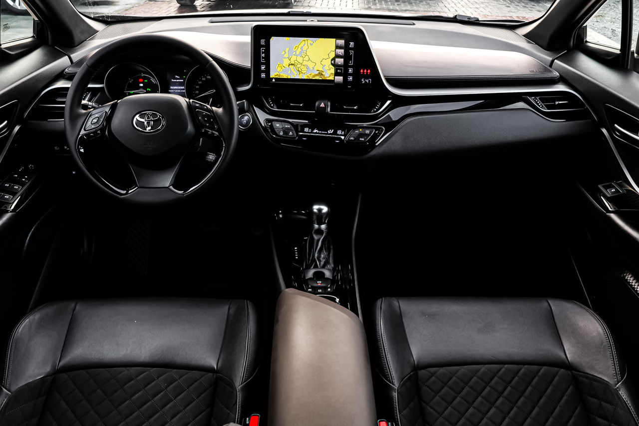 Toyota C-HR фото 11