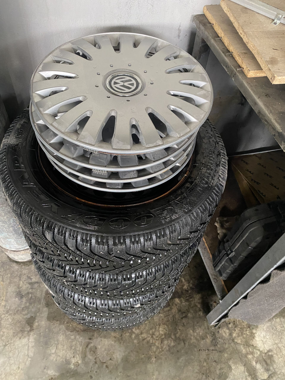 VW 5x112R15 196.65.R15