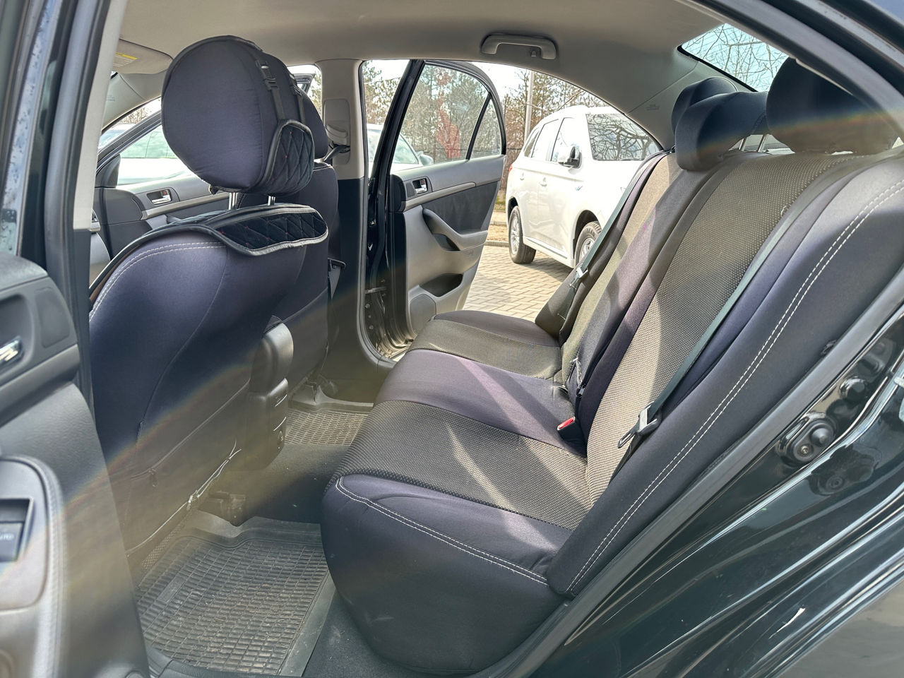 Toyota Avensis foto 11