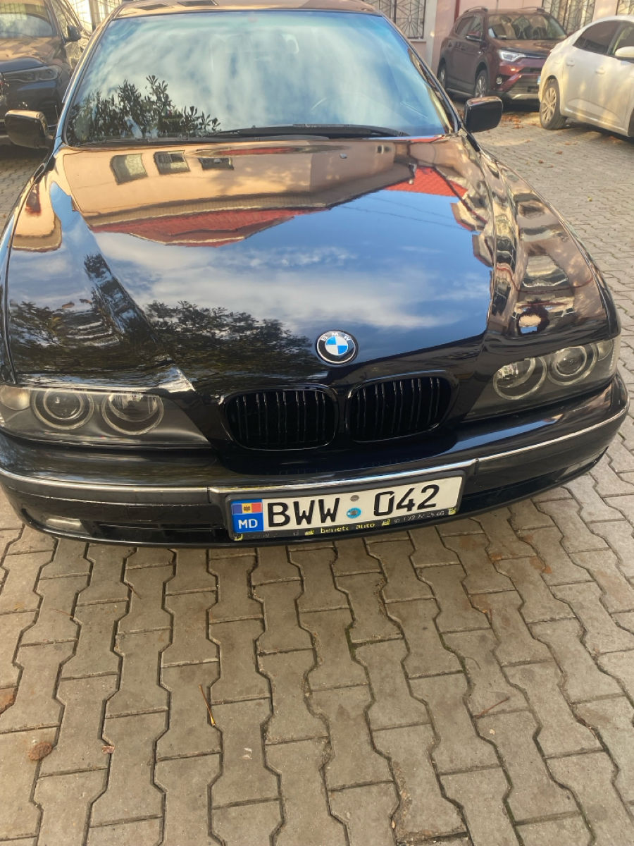 BMW 5 Series foto 3