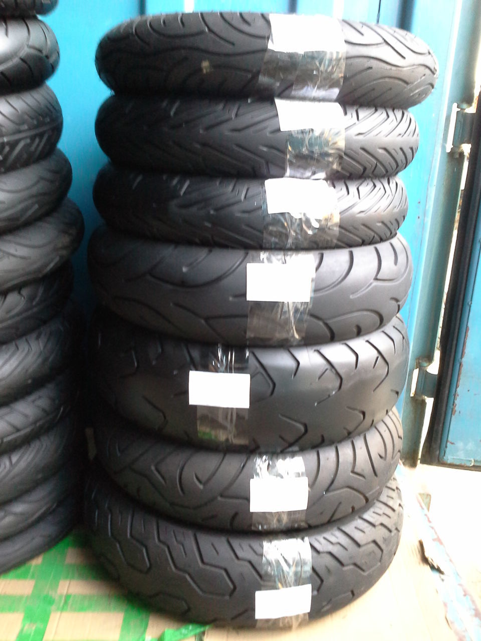 Резина на мото скутера квдроциклы