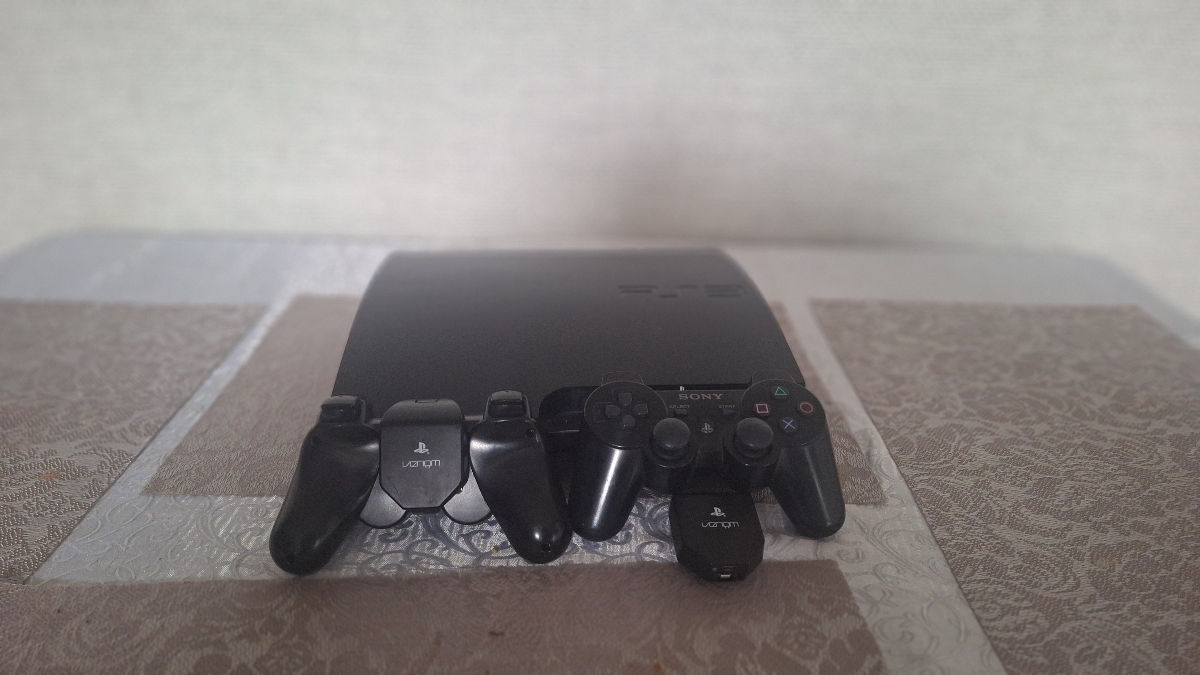 Sony  Playstation series 3 slim foto 4