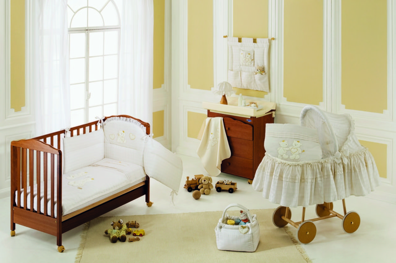 детские вещи и мебель для новорожденных