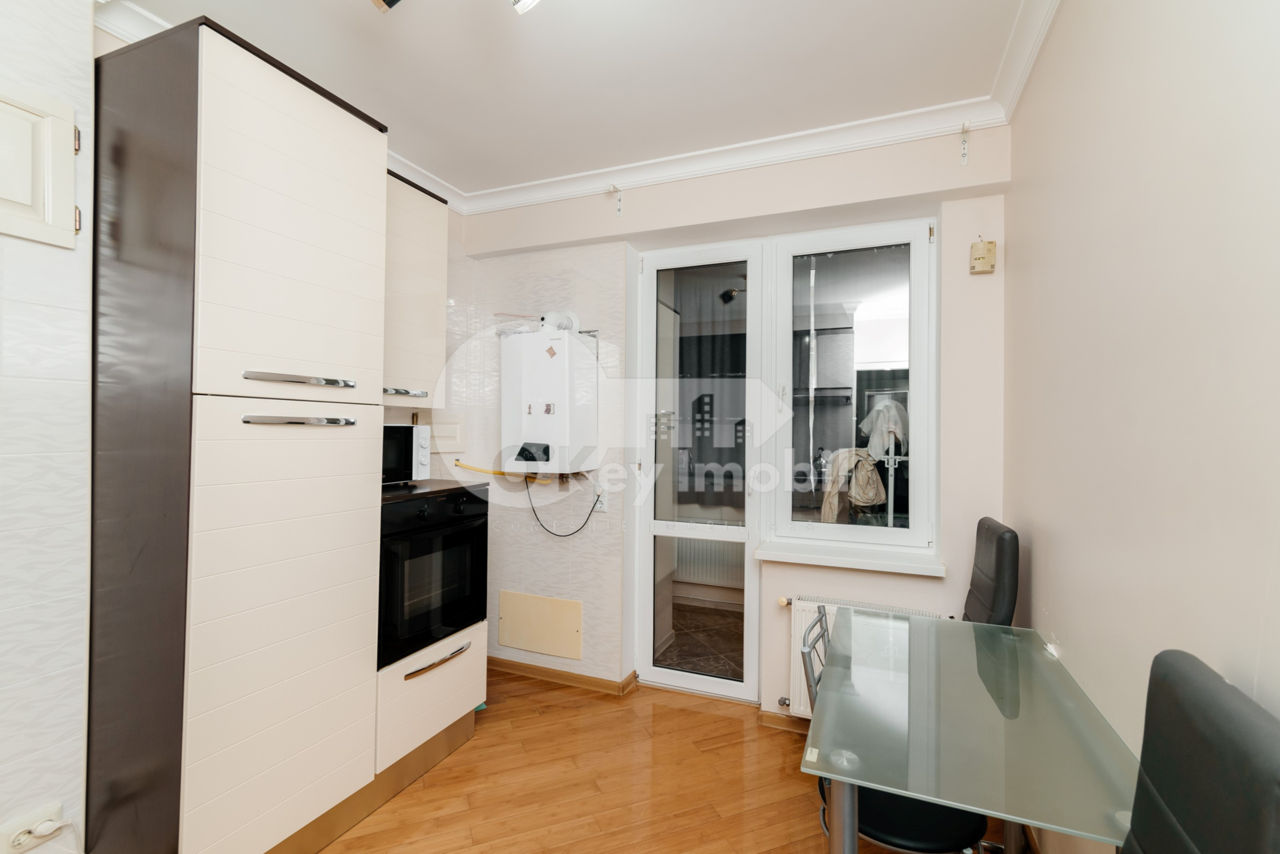 Apartament cu 2 camere, 65 m², Buiucani, Chișinău foto 8