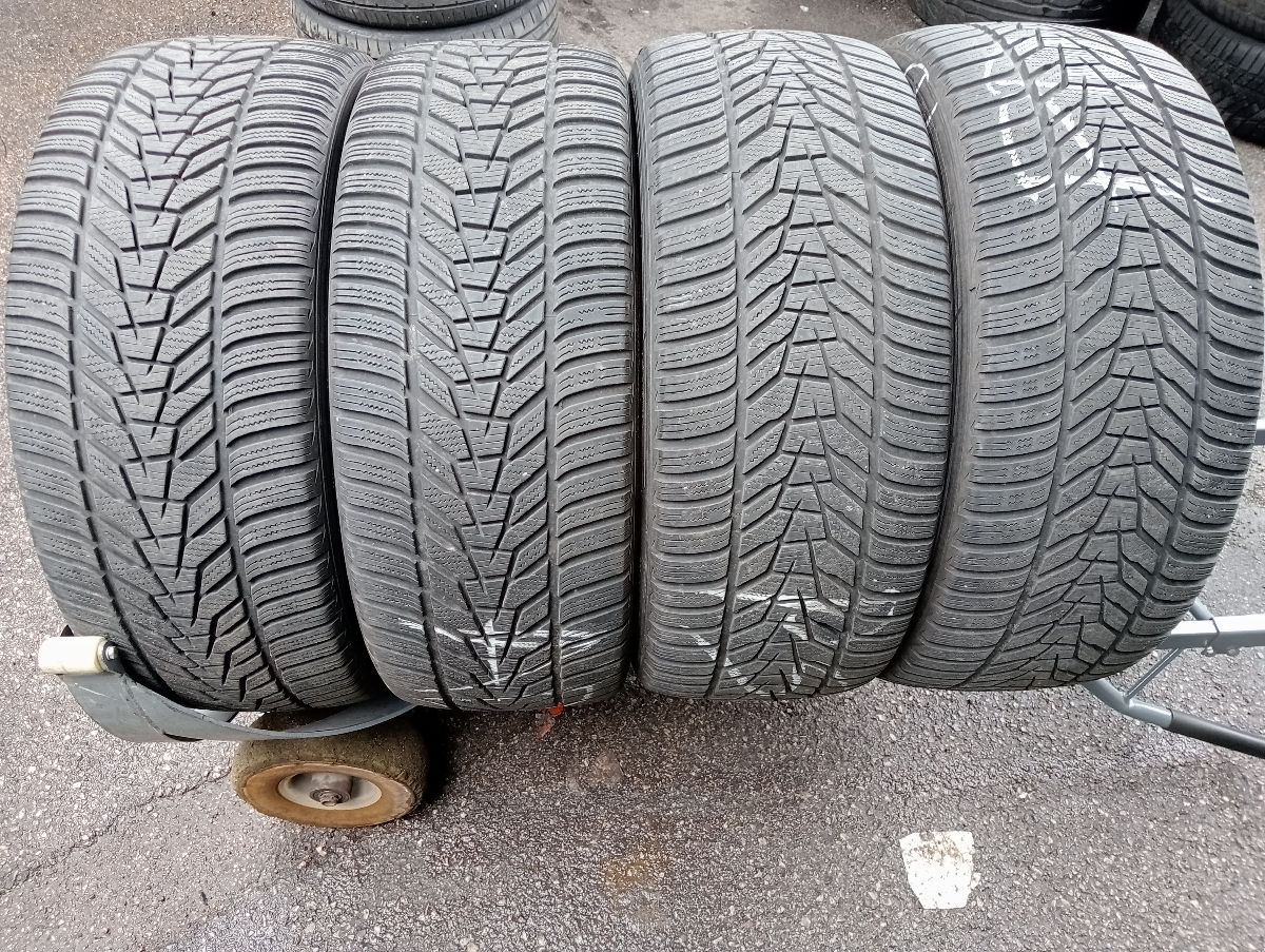 255 45 R19 Hankook iarna  foto 0