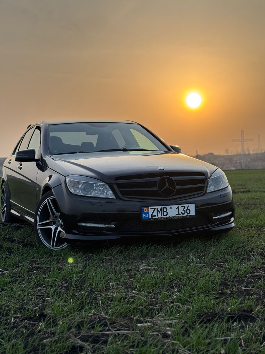 Mercedes C-Class AMG 2009 г. с пробегом 300000 км, Дизель, 7500 €