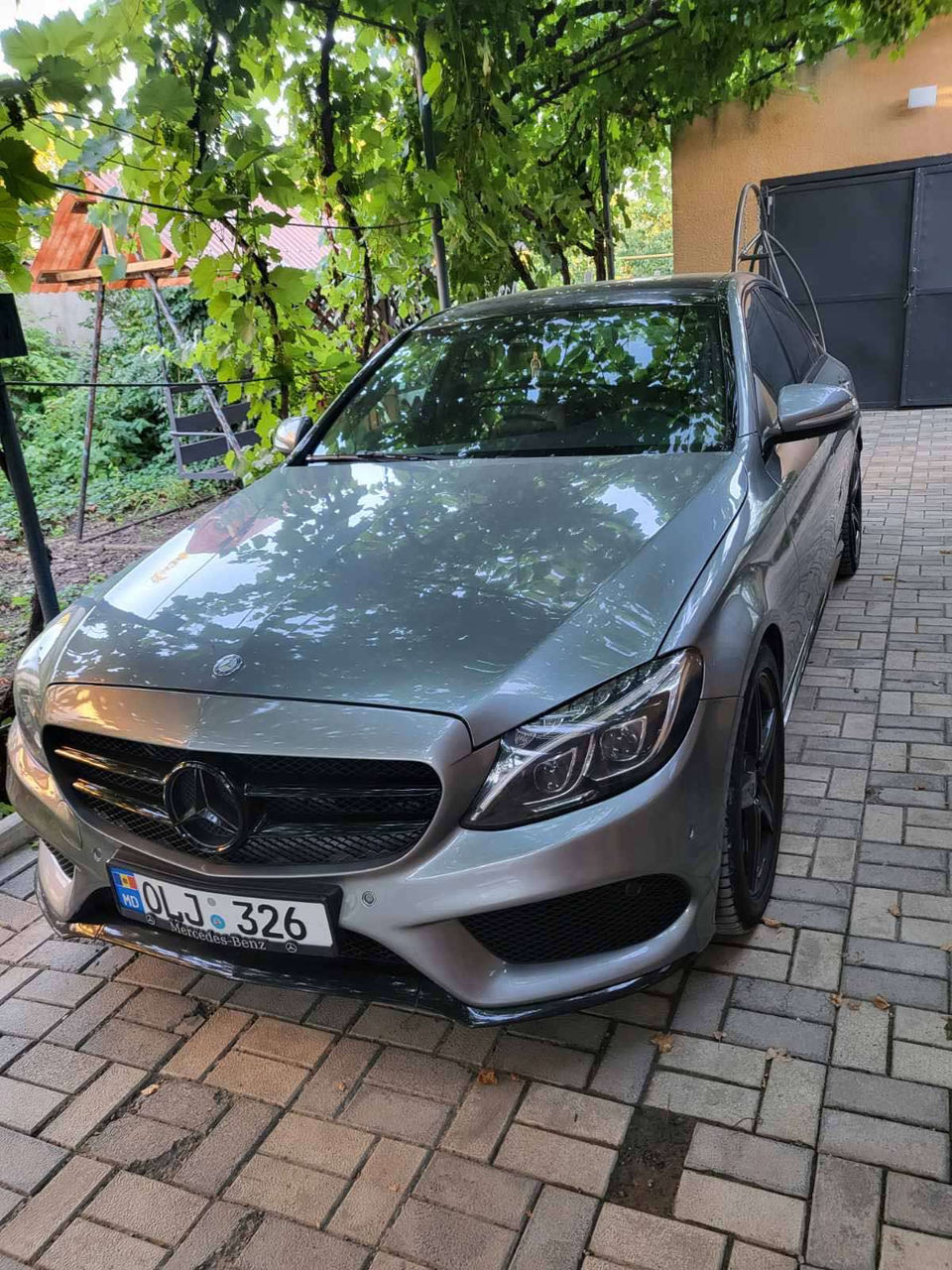 Mercedes C-Class foto 0