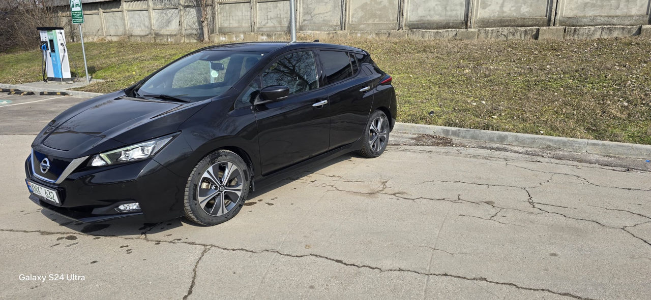 Nissan Leaf 2019 г. с пробегом 130000 км, Электричество, 12000 €