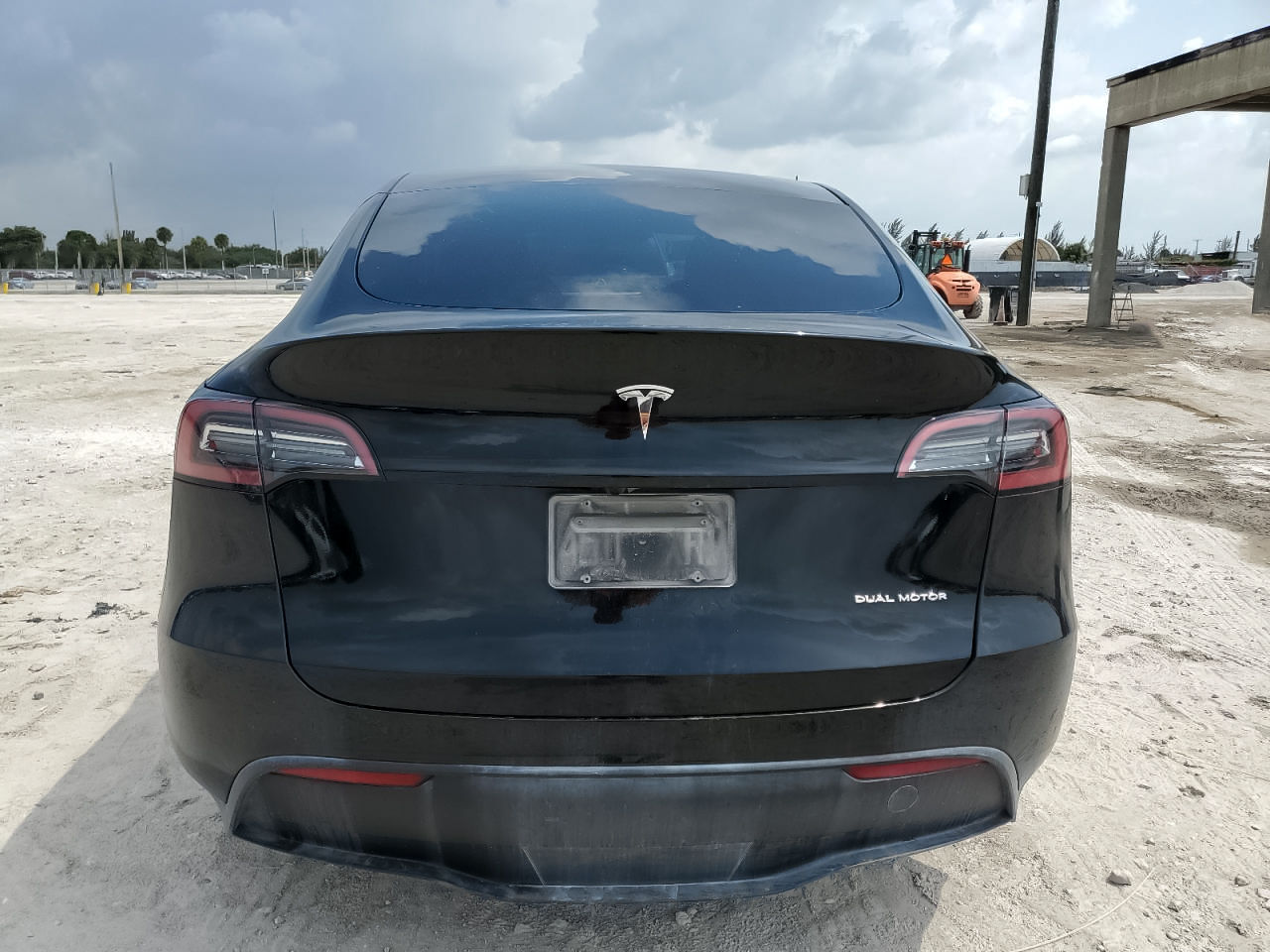 Tesla Model Y foto 5
