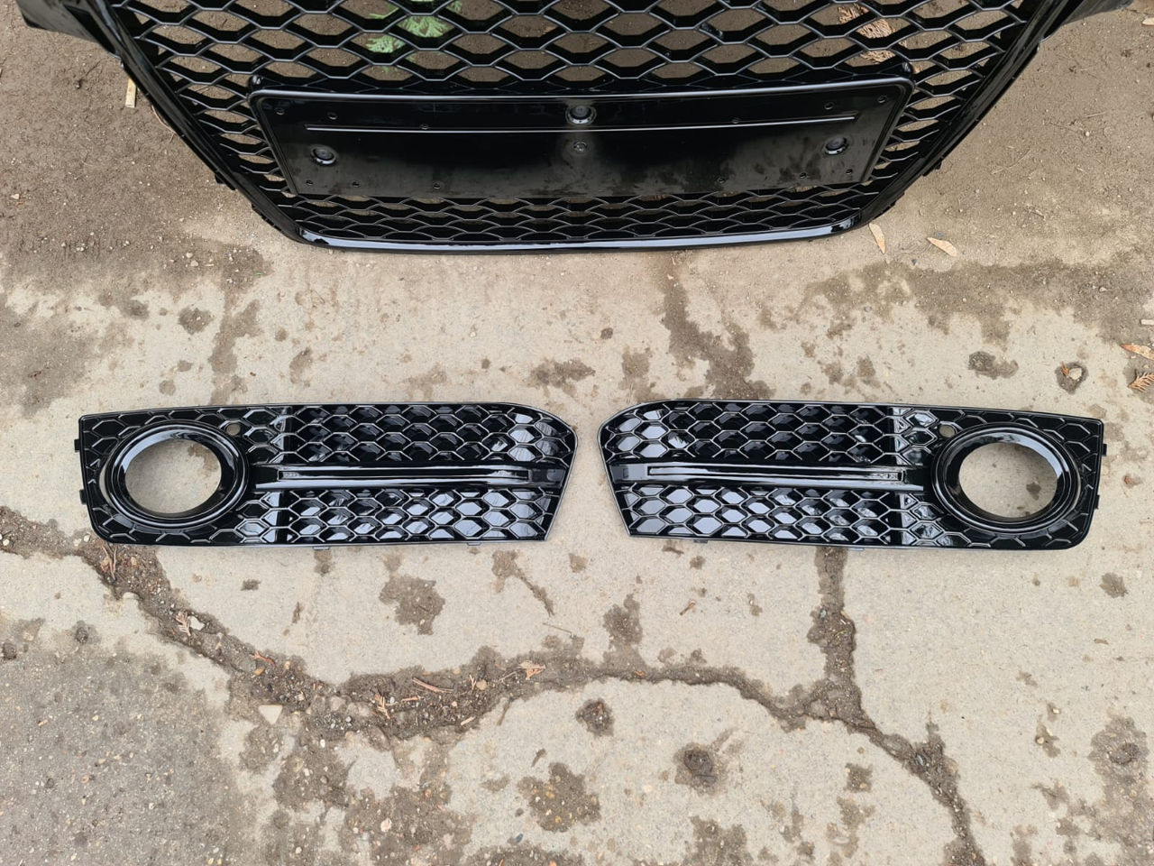 Livrare gratuita Grila RS Audi A4 B8 (2007-2012) RS4 Design Negru Lucios foto 5