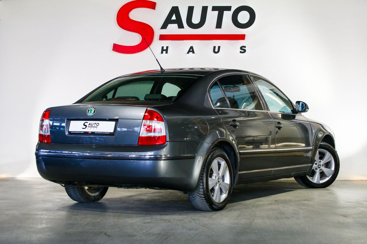 Skoda Superb фото 1