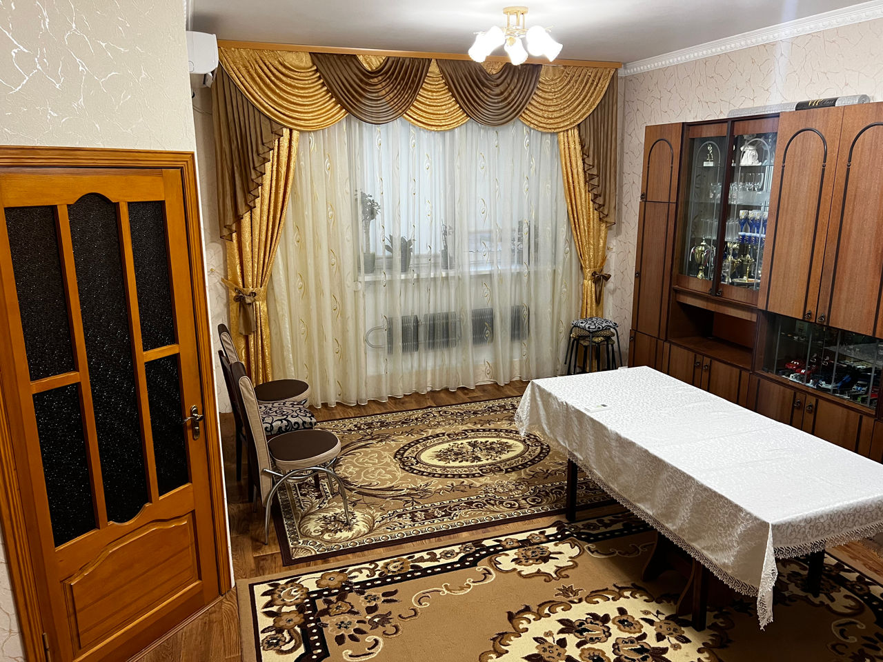 Apartament cu 4 camere,  Microraionul de Vest,  Tiraspol,  Tiraspol mun.