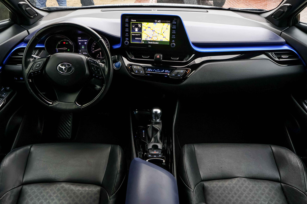Toyota C-HR фото 14