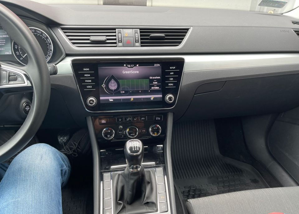 Skoda Superb фото 8
