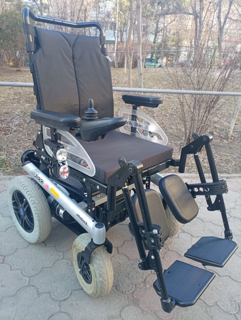 Продам не дорого немецкую электрическую инвалидную коляску Otto Bock B500