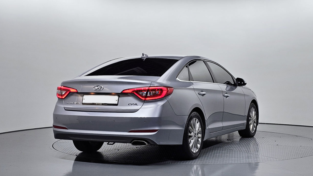 Hyundai Sonata foto 1