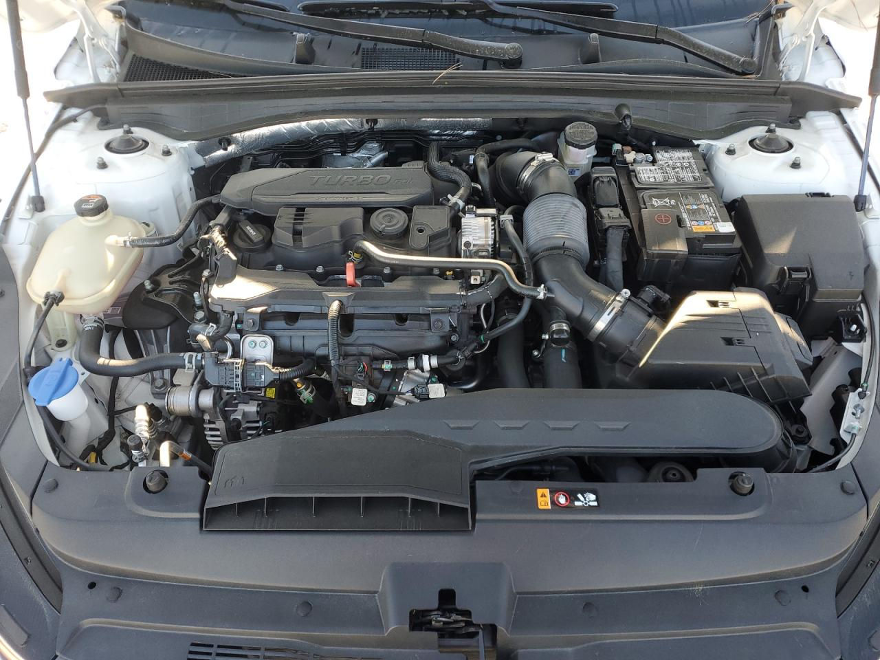 KIA K5 фото 10