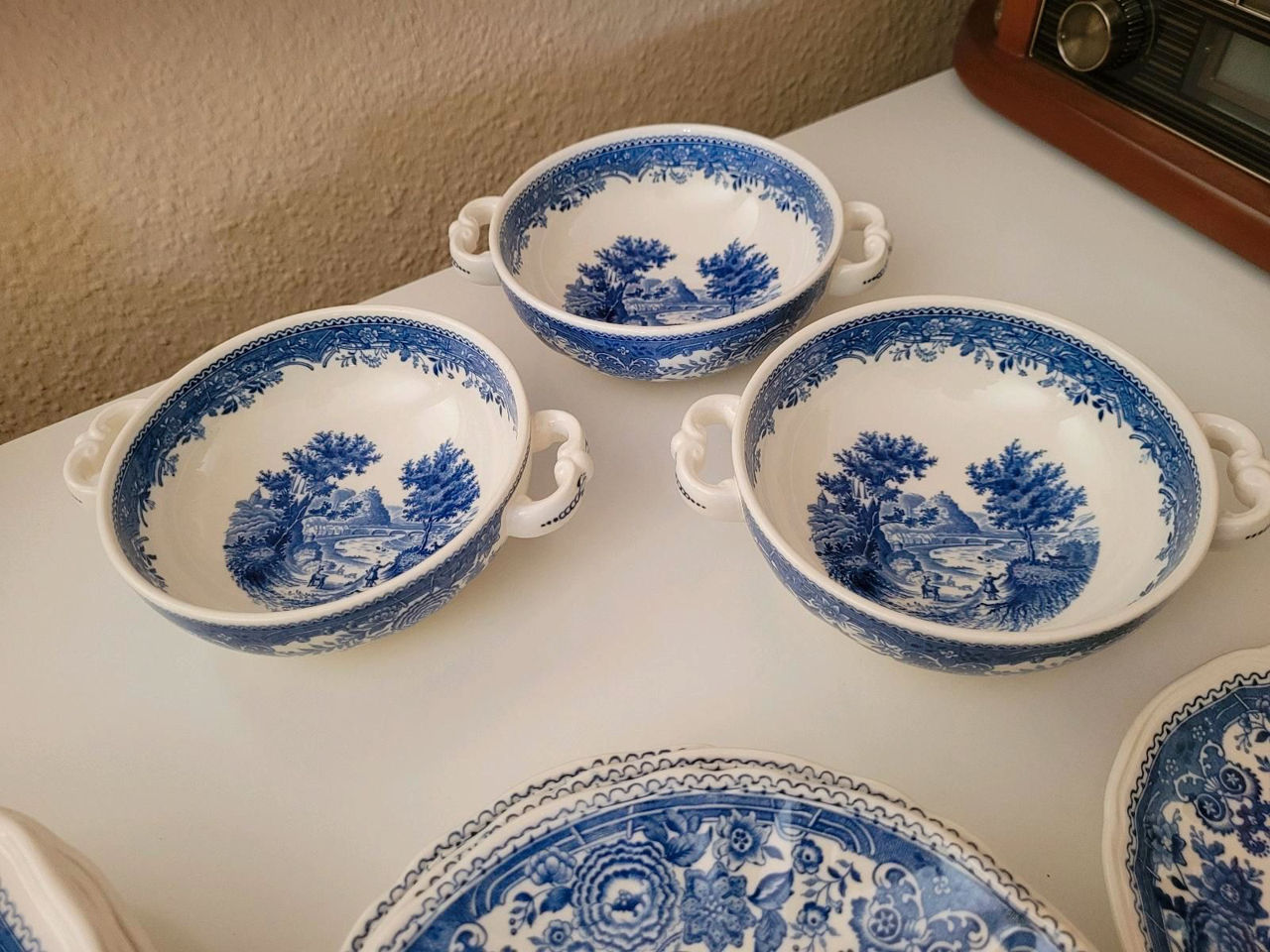 Набор посуды, сервиз Villeroy & Boch. Set de vesela.