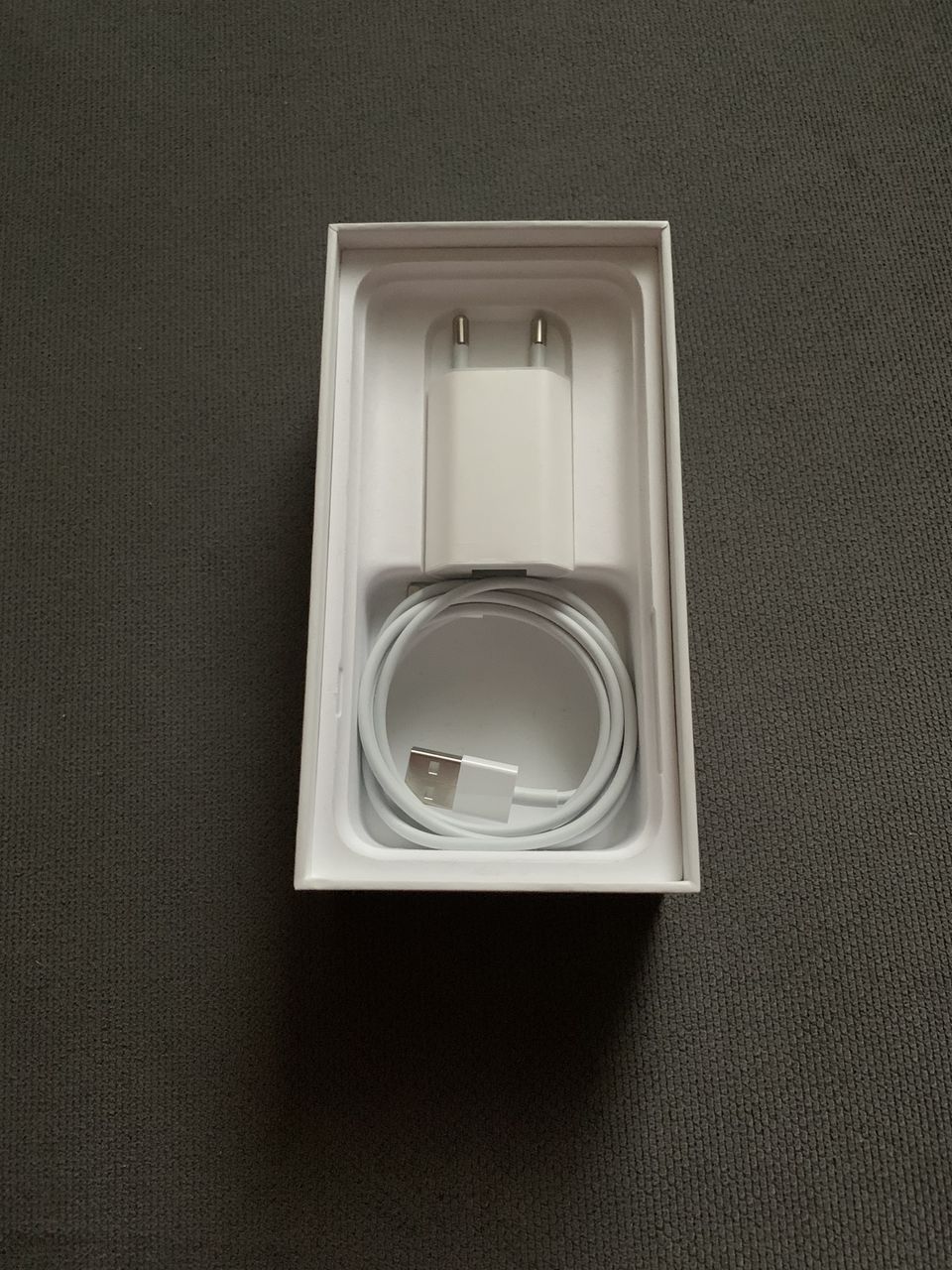 Продам iPhone 7 32GB/Vînd iPhone 7 32GB Продам iPhone 7 32GB/Vînd iPhone 7 32GB