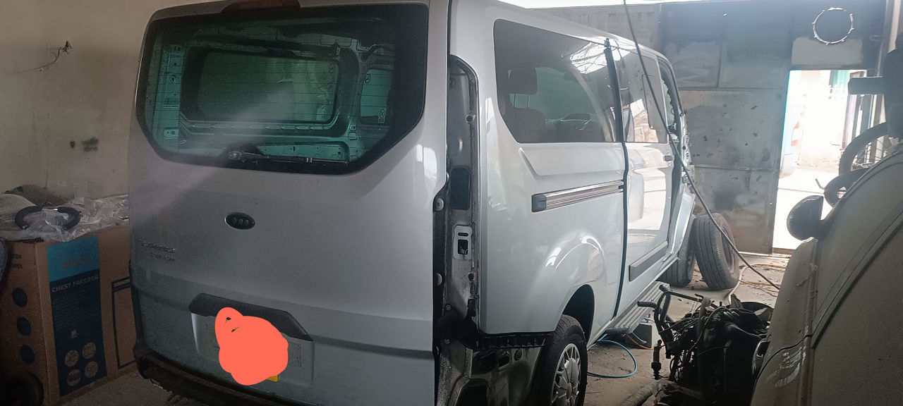 Dezmembrez ford transit custom pasager 9 locuri foto 0