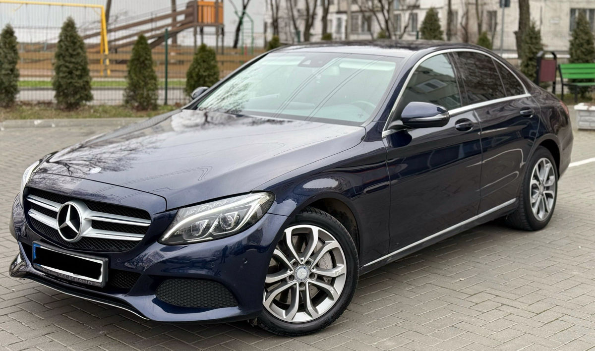 Mercedes C-Class an. 2015 cu rulaj 236000 km, Plug-in Hybrid (benzină), 15499 €