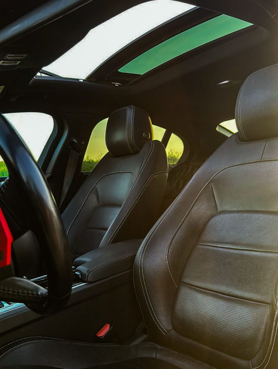 Jaguar XE фото 5