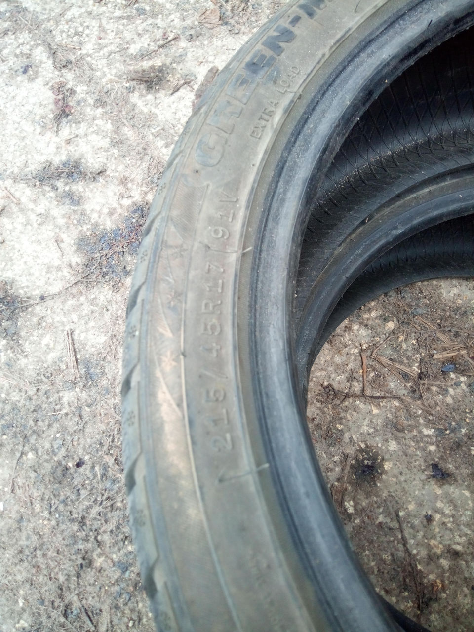 215/45R17 2Bucati 80% foto 4