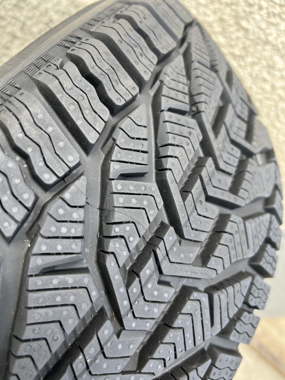 225/45 R18 Riken Snow (Michelin Group)/ Доставка, livrare toata Moldova foto 4